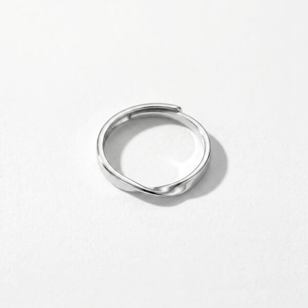 Vintage Möbius Silver-Plated Unisex Ring