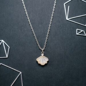 Light Luxury Shell Pendant Necklace for Women
