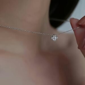 6e3a399d-a8a0-4350-b640-e9cdf0c6a73c.jpg Silver-Plated Floral Collarbone Necklace