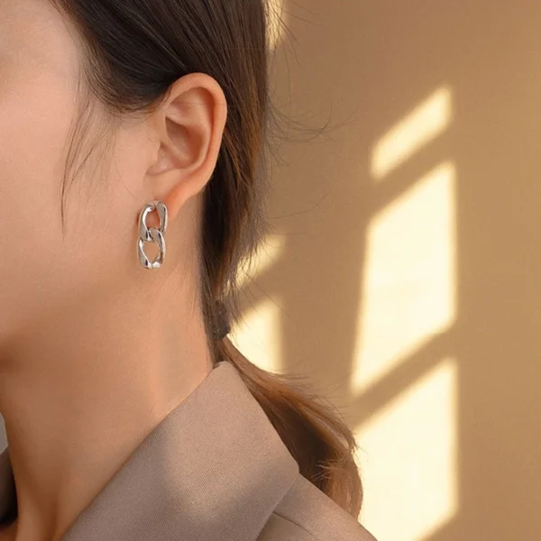 my-11134201-7qul8-ljavwlcpshgjbe.webp Silver Double Chain Drop Earrings