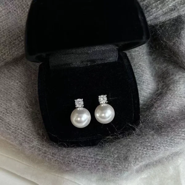 my-11134207-7rasa-m0sti841un8bc6.webp Blossom Pearl Diamond Stud Earrings