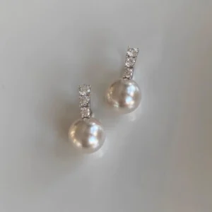 sg-11134201-7rdx8-m0ssinnhndru31.webp Blossom Pearl & Diamond Hoop Earrings